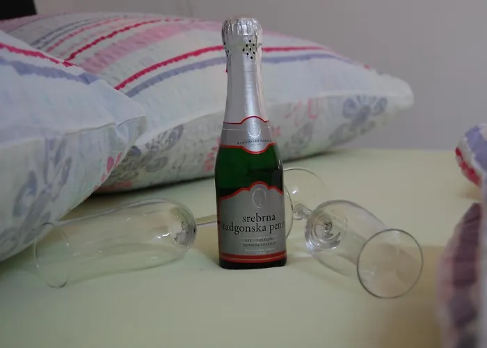 Hisa Divino Πανσιόν Πτούι