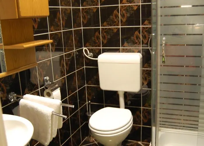 Hisa Divino Птуй